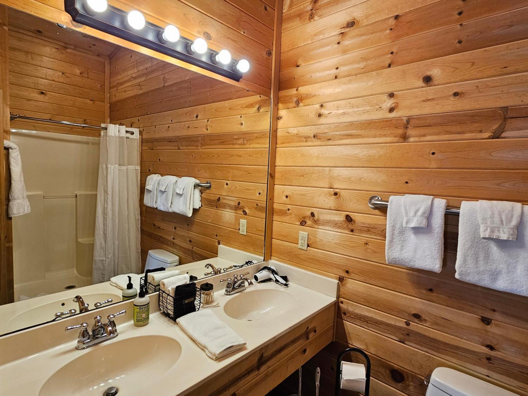 5 Min To Beaver Lake-King Bed-Fire Pit-Jetted Tub #3 يوريكا سبرينغز المظهر الخارجي الصورة