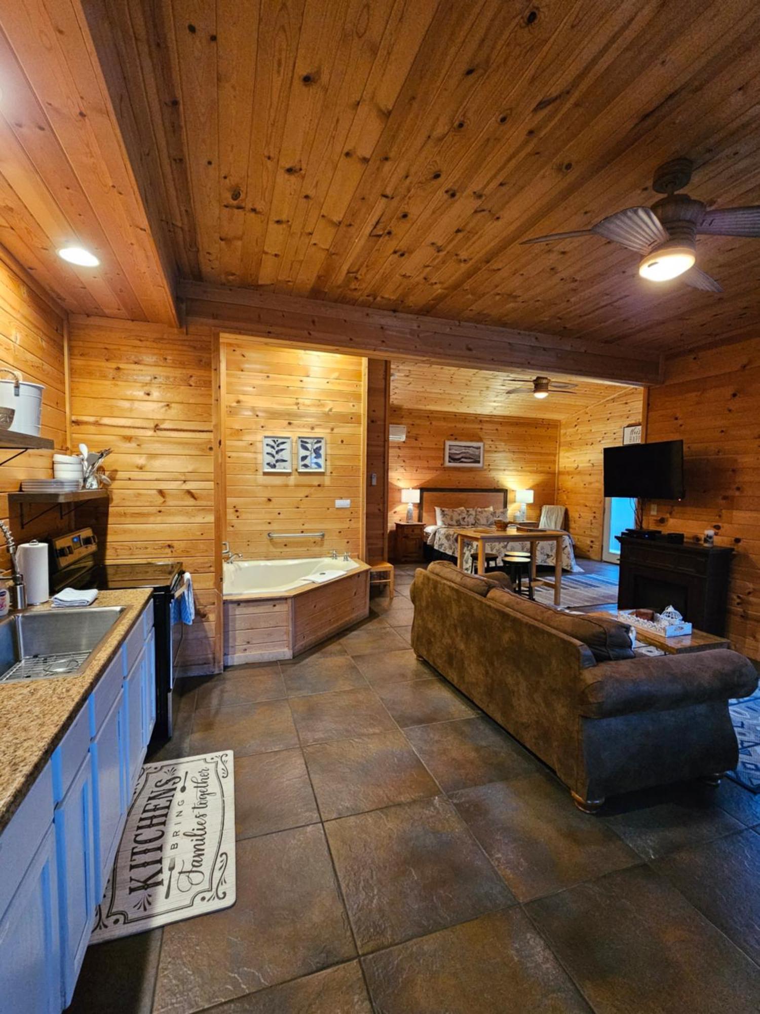 5 Min To Beaver Lake-King Bed-Fire Pit-Jetted Tub #3 يوريكا سبرينغز المظهر الخارجي الصورة